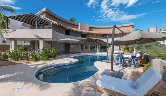 Casa Lulú: Oasis with Pool and Panoramic Terrace