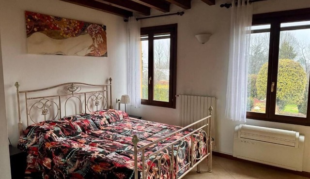 Casa Lupo - Complete apartment with 4 beds and private parking.