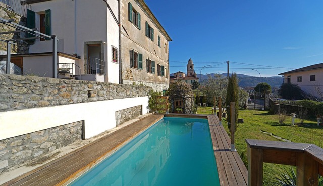 Casa Monti 8 Pax by VILLASRETREATS with pool, BBQ near Cinque Terre and Versilia