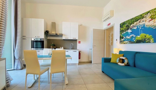 Casa Rosa al Mare, Rapallo, Gold apt, sea view & garage at 20,00 euro per night