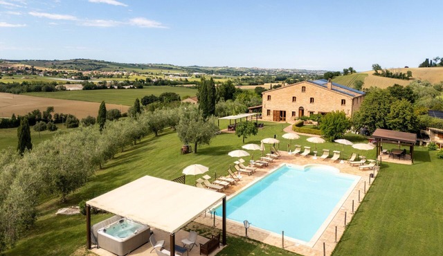 Casalantico, Villa with pool and Jacuzzi for exclusive use