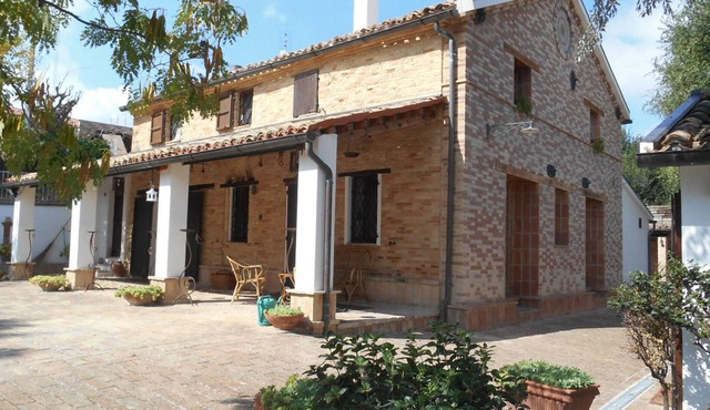 CASALE CIVETTA - APARTMENTS AND POOL