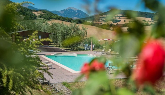 Casale Lucy - Private villa, 5 bedrooms, pool, AC, wifi, pets, Marche
