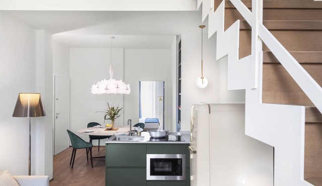Cavour Deluxe by Mmega
