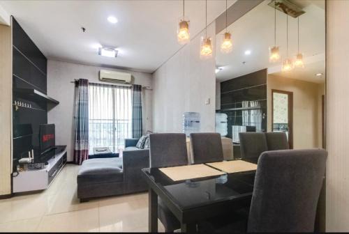 CENTeR JACARTa beside THAMRiN CITY 2Bedroom apartment by3 MALLs 67M very comfortable
