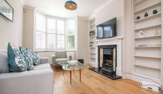 Central 2 BD Townhouse