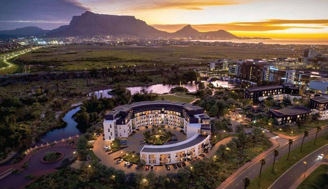 CENTURY CLUB - Luxury Apartment Hotels