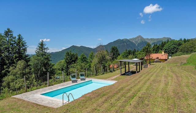 Chalet "Casa Albereta" with Mountain Views, Private Pool and Private Terraces