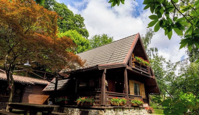 Chalet 'Casina Di Fata Mirtilla' with Mountain View, Private Terrace and Wi-Fi