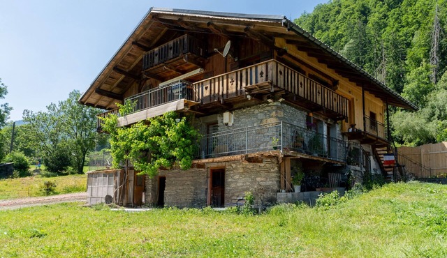 Chalet du Vorger Ski – Spacious Mountain Retreat for Groups