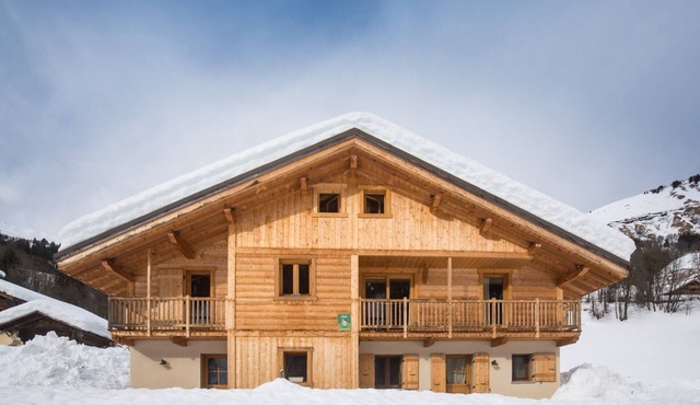 Chalet 'Evasion - 6 Personnes' with Mountain View, Private Terrace and Wi-Fi