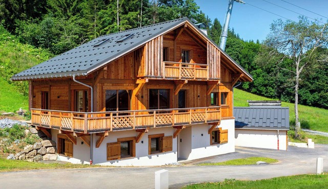 Chalet Mussol - family stay on the slopes for 14 - OVO Network