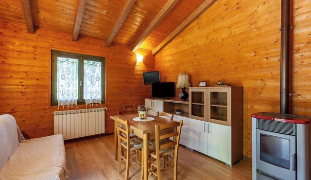 Chalet Scoiattolo with Mountain Views and Terrace