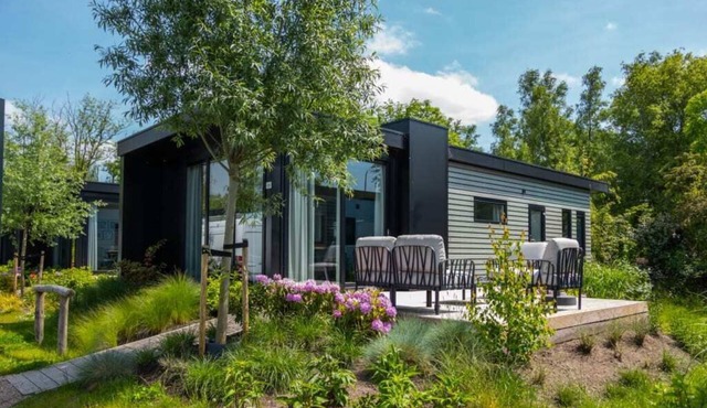 Chalet with 2 bedrooms and veranda