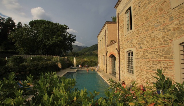 charm and history in Mugello, with swimming pool, 30 minutes from Florence