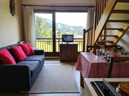 Charmant T2 Mezzanine avec Balcon à Notre-Dame-de-Bellecombe - 4 pers, Proche Commerces et Ski - FR-1-595-14