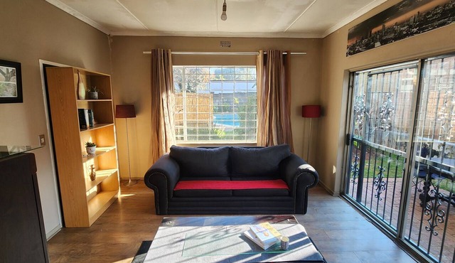 Charming 1-Bedroom House Rental with Pool in Johannesburg