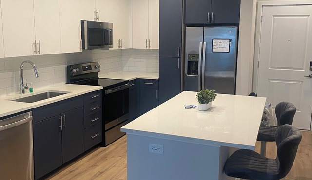 Charming 2-bedroom apartment with fitness room, WiFi in brilliant Charlotte
