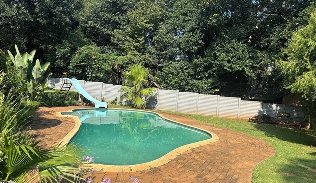 Charming 3-bedroom house with WiFi, fitness room in welcoming Centurion