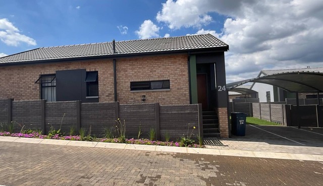 Charming 3-bedroom House Rental in Centurion, South Africa