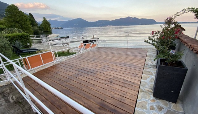 Charming apartment in villa on the lake