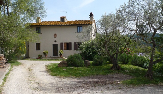 Charming centuries old farmhouse with a pool ans large semi-covered terrace