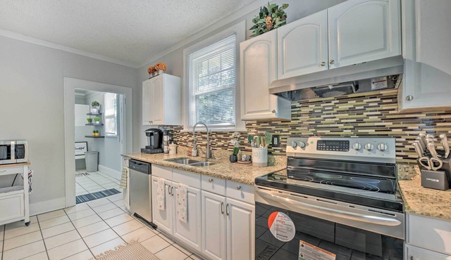 Charming Charlotte Abode w/Deck & Fire Pit!