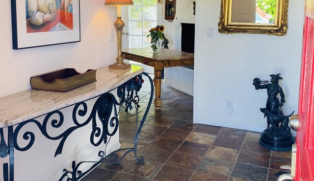 Charming, Family Home -4 blocks from the heart of Laguna Beach