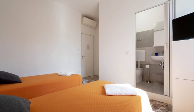 Charming Guest Room in Frassino with Private Entrance