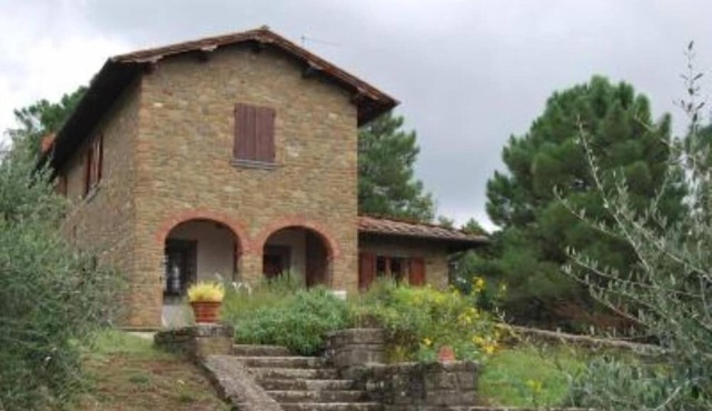 Charming hill villa with a wonderful view and park