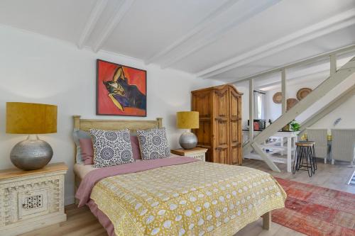 Charming Loft with Character & Mountain Views