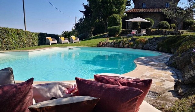 Charming villa in Chianni,Pool,garden, A/C, Pergola for al fresco dining,sleep 9