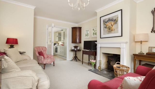Charming, well appointed 3 bedroom cottage with a delightful, mature garden