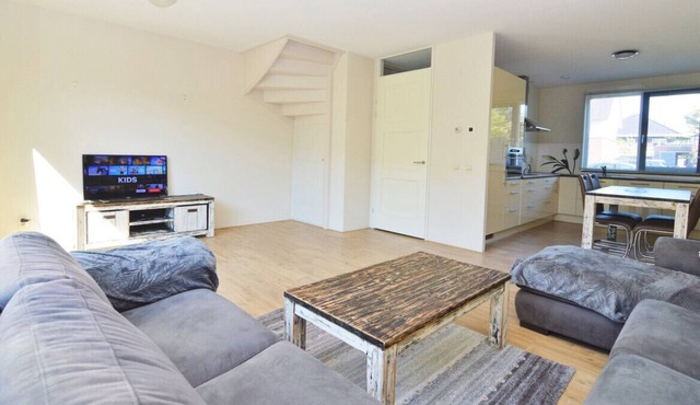 Cheerful 4 Bedrooms Nearby Amsterdam