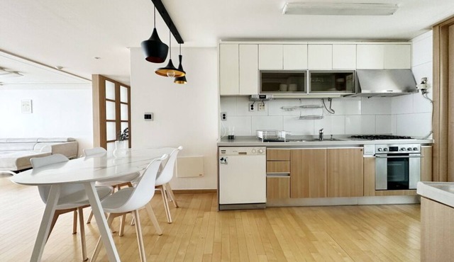 ★Cheongdam Premium Apt in Gangnam★3Bdr 2Bath★n