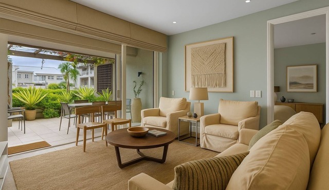 Chic 2-bedroom apartment with WiFi in amazing safe Waterfront in Cape Town