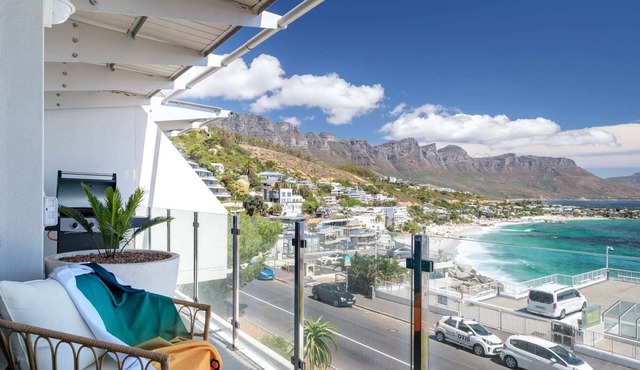 Chic Apartment w Amazing Views Dunmore Luxe