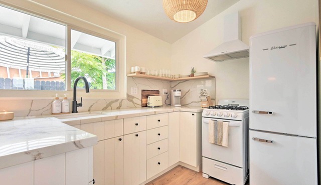 Chic & Central Ventura Home - Walk to Beach!