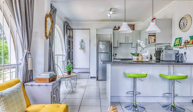Chic Midtown Studio-1 Bed-solar-pool-fibre-samrand