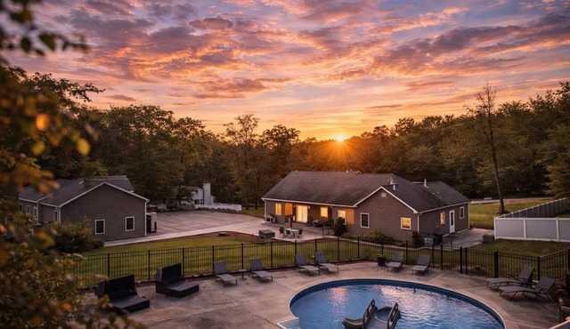 Chip's Pocono Escape | Pool w/Slide | Hot tub