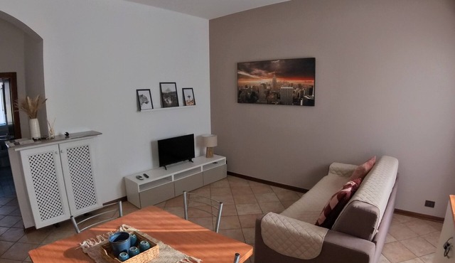 Città di Brescia adorable 4 person apartment with AC in Brescia Hospital Area