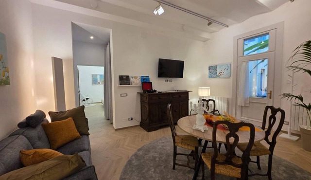 Classic One Bedroom Apartment with King Bed