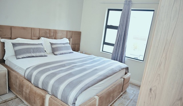 CLOSE TO THE AIRPORT AND SANDTON CITY