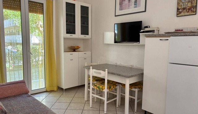 CN012 - Cesenatico, two-room apartment with air conditioning and parking space