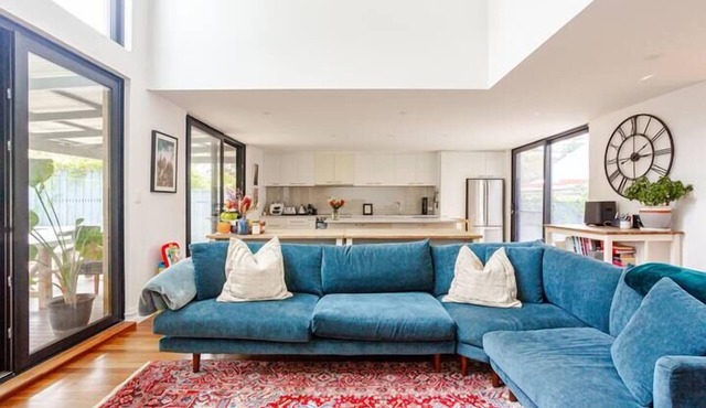Coastal Family Getaway - Cottesloe Pool Retreat