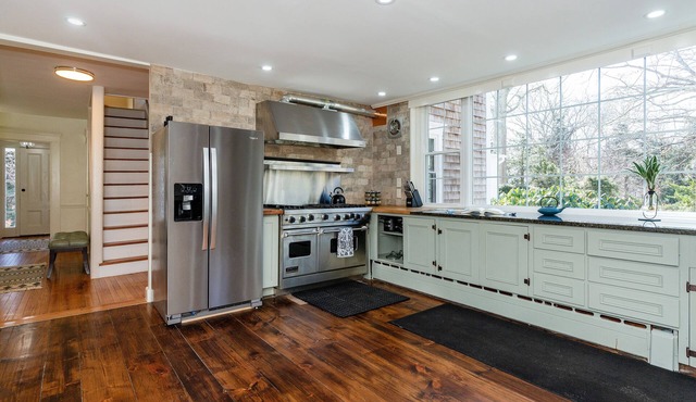 Coastal Farmhouse at Ninigret Pond - 3.1 Mi to beach - Sleeps 4-12 people