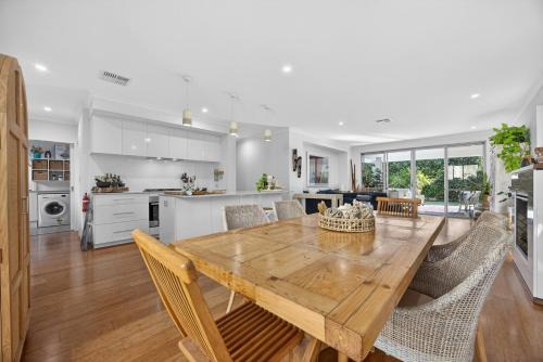 Coastal Haven Beach, City & Parking Sleeps 6