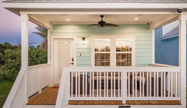 Coastal Oasis~ Beautiful, Modern & Peaceful Retreat
