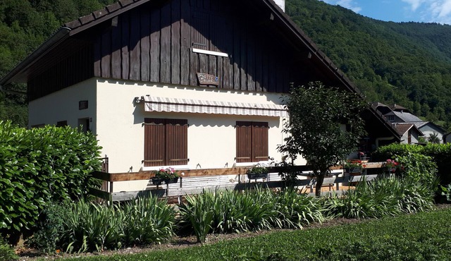 Comfortable chalet with lovely mountain views