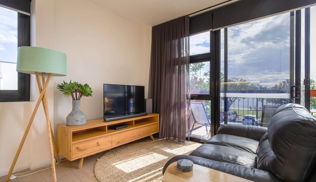 Comfy 2-Bedroom Apartment with a Clyde River View